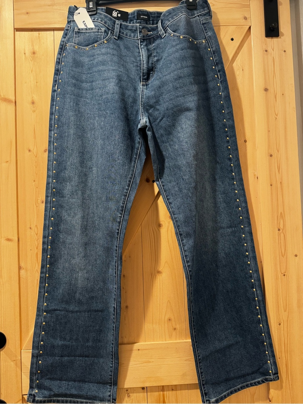 Women’s Express Blue Stud-Trim Straight-Leg Jeans